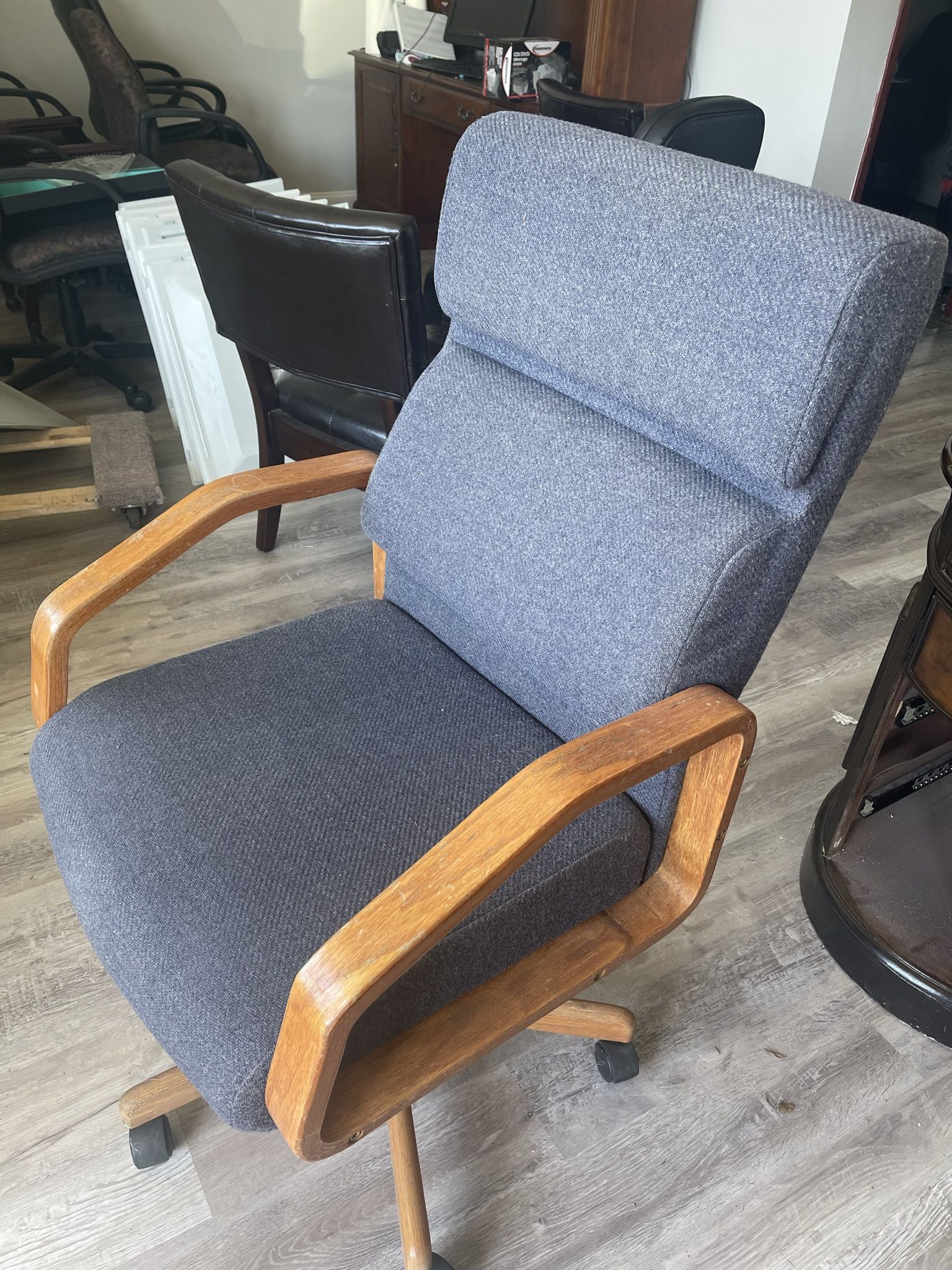 Very nice office chair