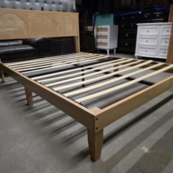 Mid Century Modern Style Queen Size Platform Bed Frame