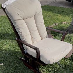 Rocking Chair / Glider