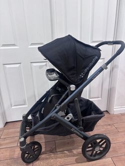 Uppababy Vista stroller and bassinet
