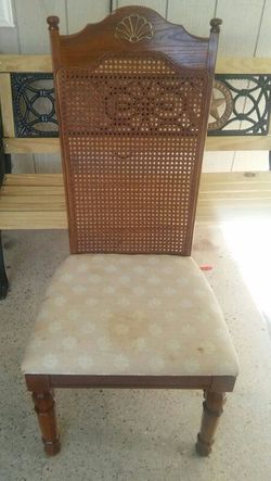 Necesitas tapizar tus sillas