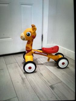 radio flyer giraffe push and ride