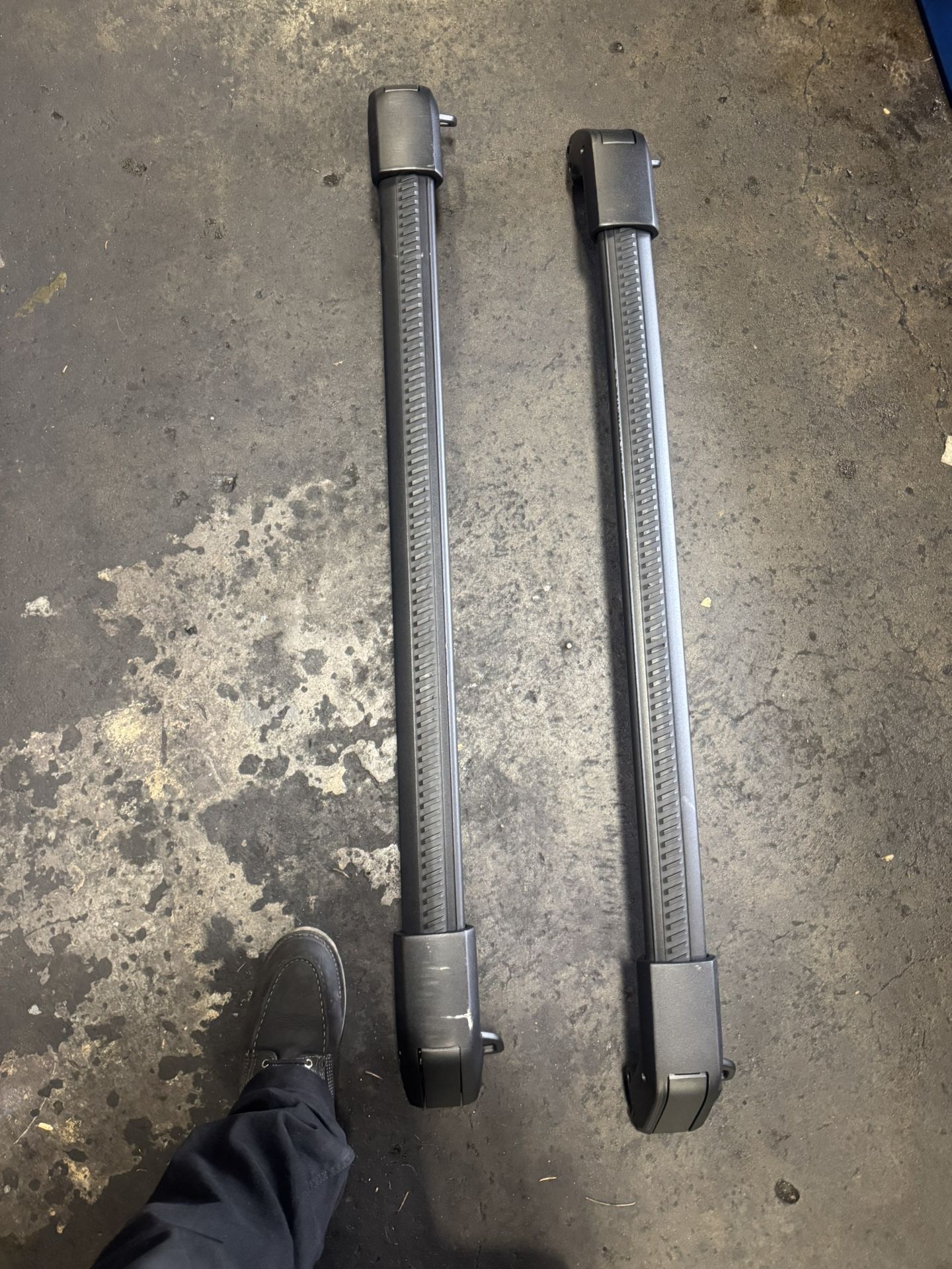 GMC Yukon Roof Rack Cross Rails