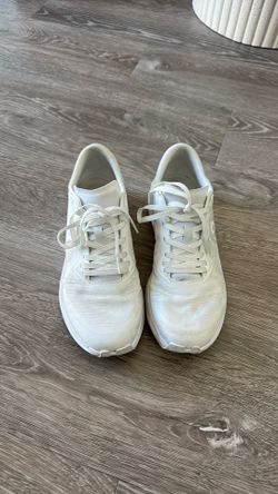 On Cloud, white Cloudzone shoe, size 8.5 W