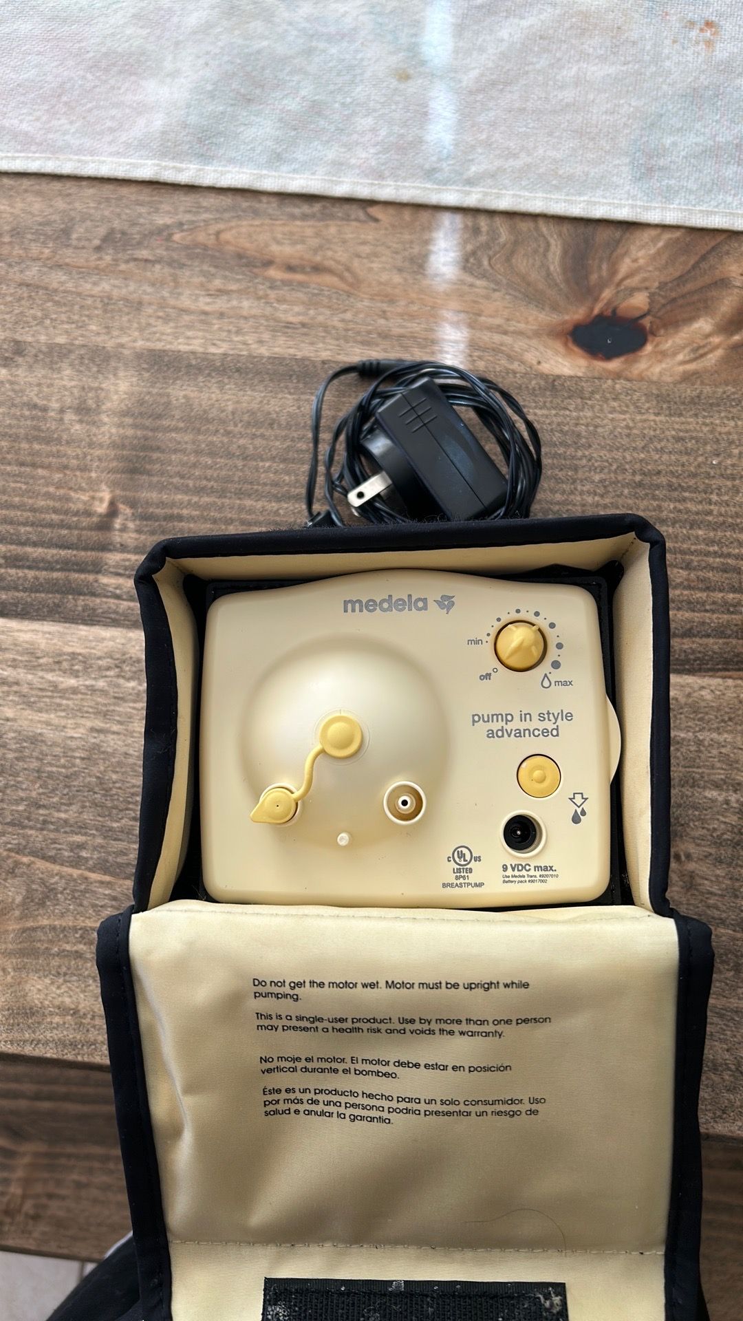Medela breast pump with charger