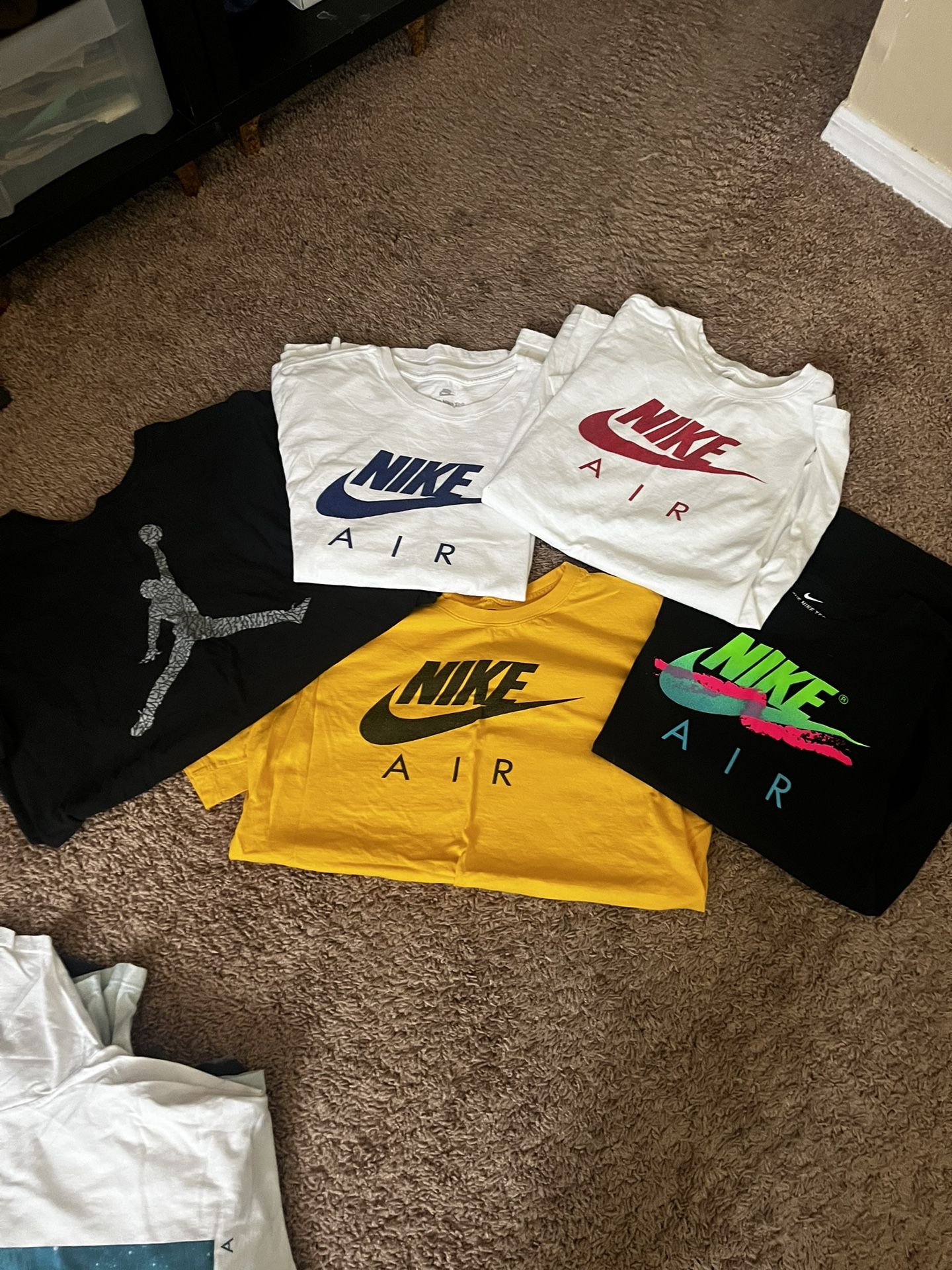 Lg Men’s Nike Shirts 10$ For All