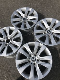 Oem 17” rims off 2011 BMW