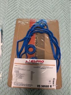 Fel-Pro valve cover gasket set (part number VS 50588 R) is designed for specific Toyota 3.3L and 3.0L engines.
