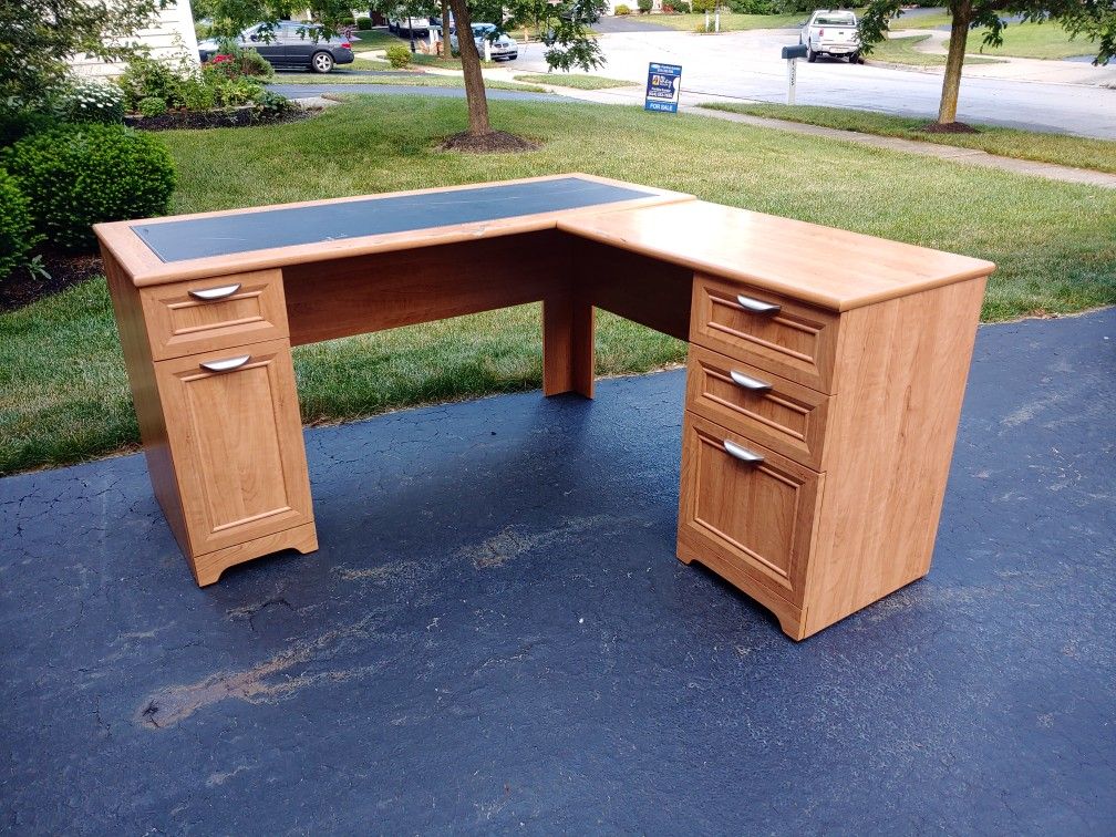 Corner Desk with Storage