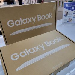 Samsung - Galaxy Book4 Edge - Copilot + PC - 15.6" LED Laptop / Snapdragon X - 16GB RAM - 512GB SSD  - 90 Days Warranty Included 