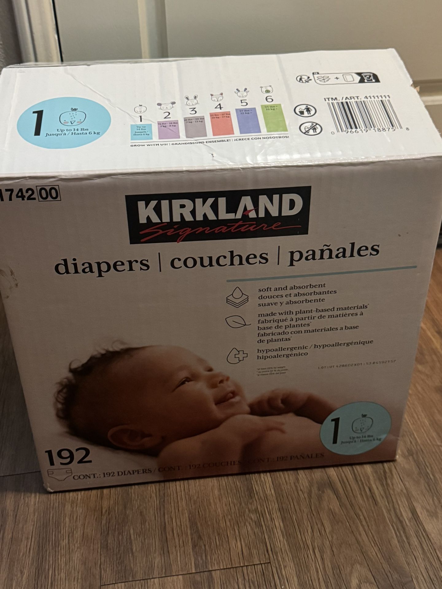 New Kirkland Diapers SIZE 1