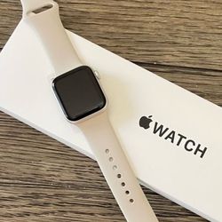 Apple Watch SE 2nd Gen (WiFi + Cellular) 40mm