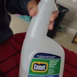 Comet Bathroom Cleaner Spray .
