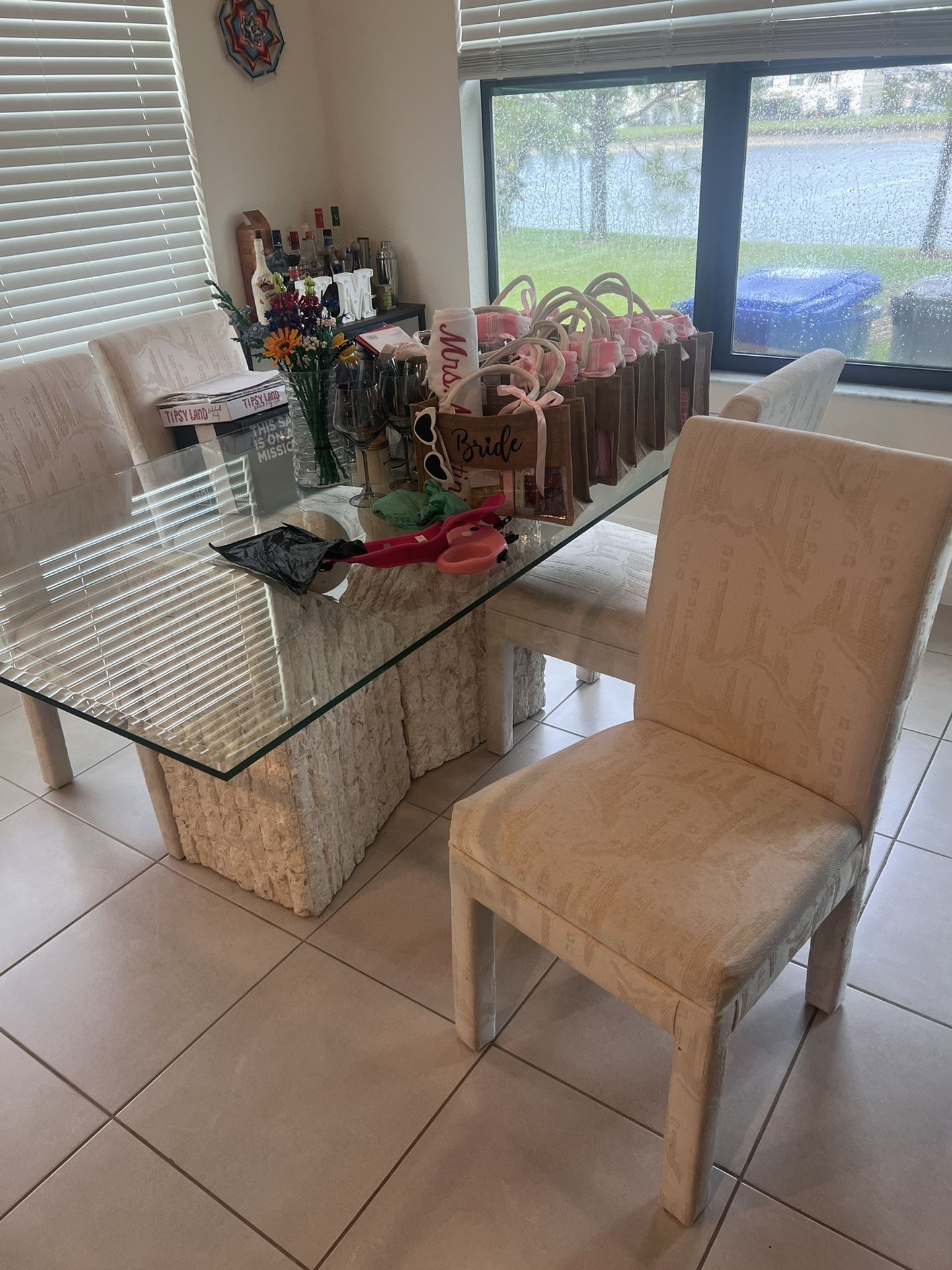 4 Chairs
