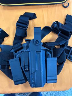 Tactical Drop Leg Holster with Mag Pouches. LEVEL III.GLOCK