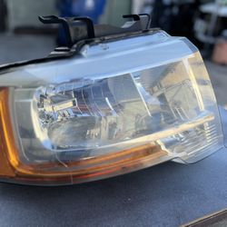 2017 Ford Expedition Headlight