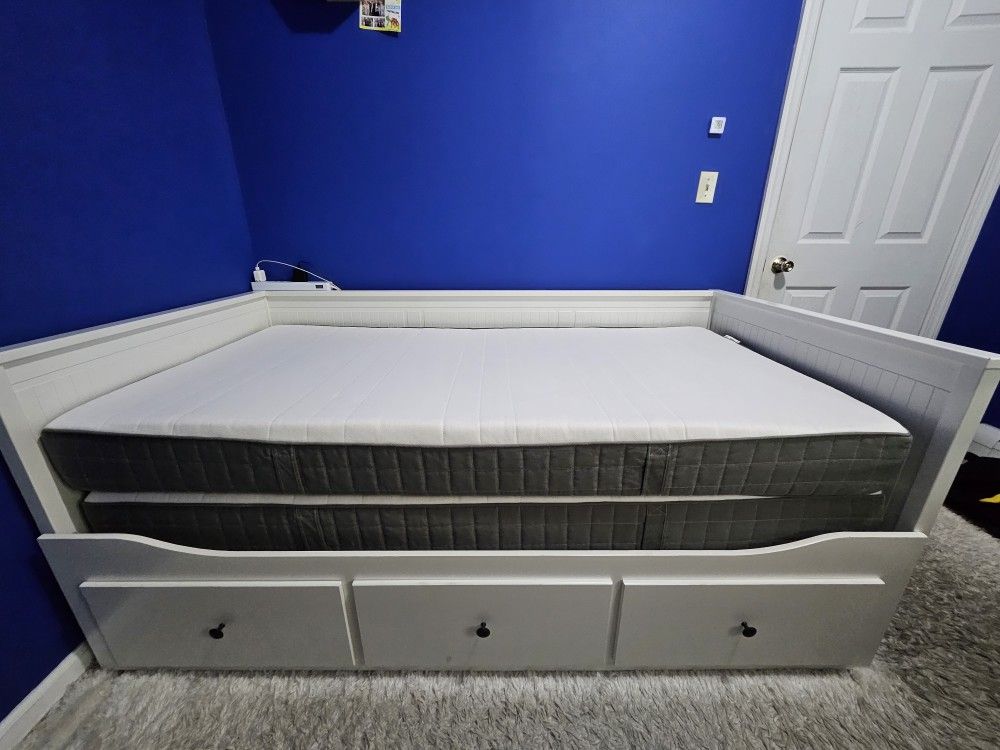 3 In 1 Day Bed!