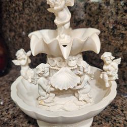 AVON CHERUB ANGEL BABY FOUNTAIN (2002) 