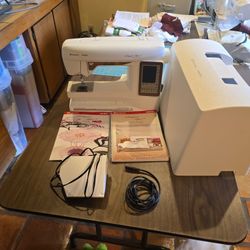 Husqvarna Viking Designer Topaz 40 Embroidery Machine