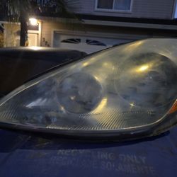 Headlight For Toyota Sienna.        Hablo Español: Se Vende Luz Frontal Para Toyota Sienna Minivan 