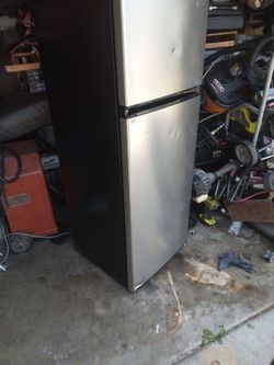 Vissani  refrigerator  56 H /  21 L