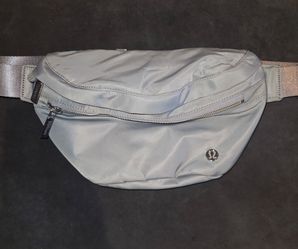 Lululemon grey fanny pack