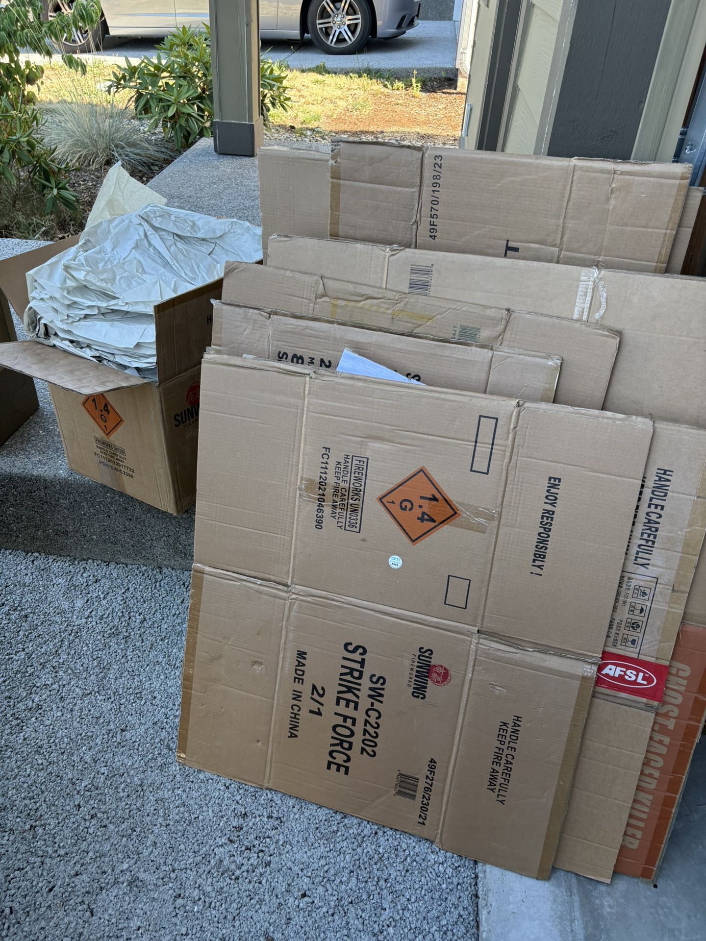 Boxes and Packing Paper
