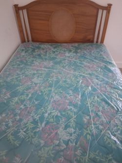 Bed full size