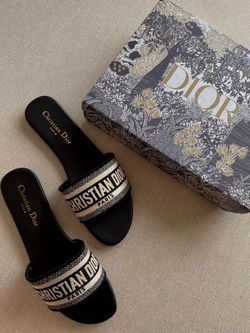 Women’s Dior Slides ✨👑 | Elegant Luxury Footwear 📏💎”