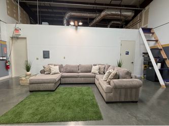 Oversized Stone Chenille Sectional w/ Chaise – Clean & Delivery Available