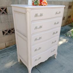 Beautiful Pink French Provincial Chest Of Drawers 