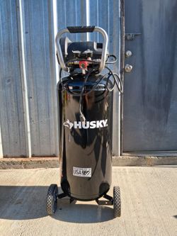 Husky 20 gallon 200 Psi Air Compressor