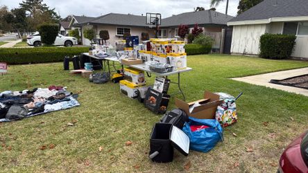 Yard sale - expresso, toaster oven, deep fryer, slow cooker, vacuum