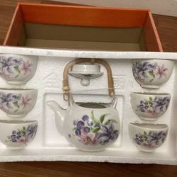 7 Pic Floral Teapot Set