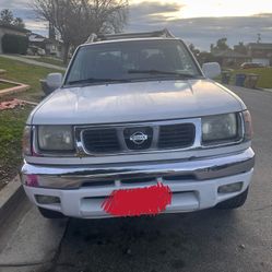 2000 Nissan Frontier SE V6