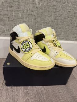 WMNS AIR JORDAN 1 MID SE Size 6 Women's Sail-luminous