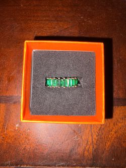 Emerald ring