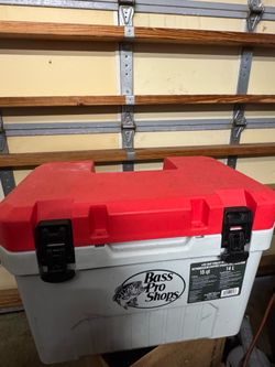 Bass Pro Shops live bait cooler