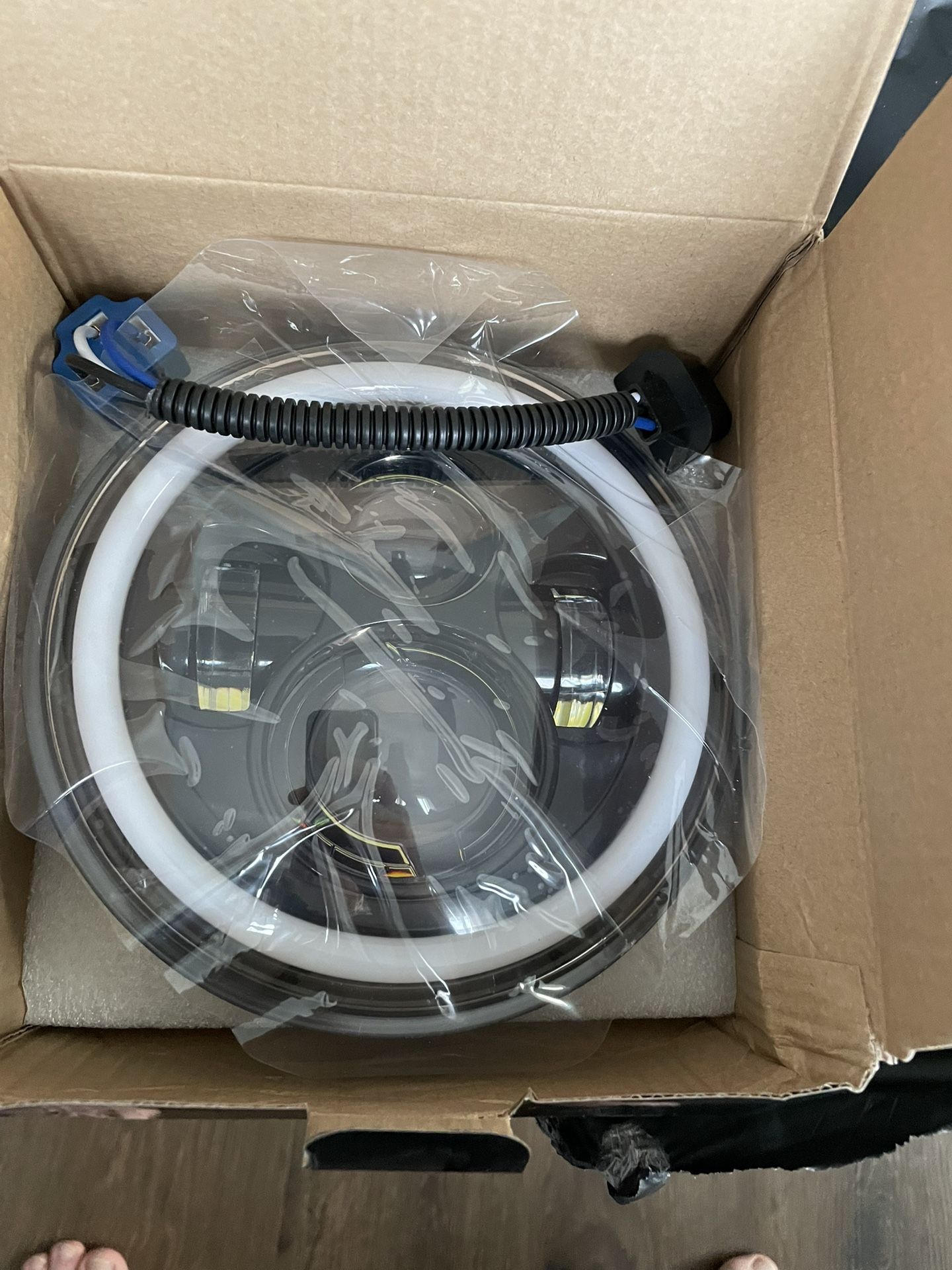 LED Headlights (2x)
