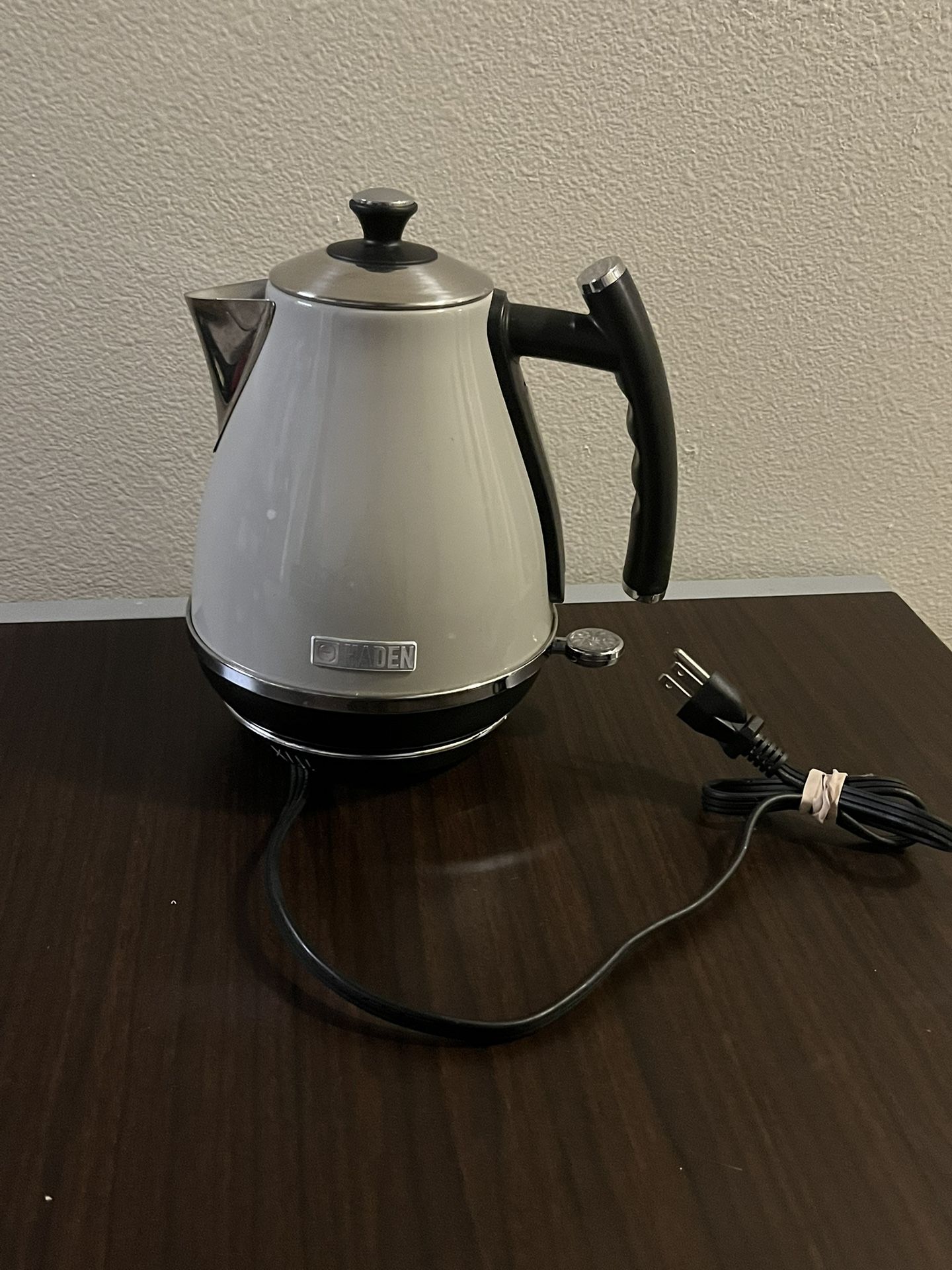Haden Cotswold 1.7 Liter Stainless Steel Electric Kettle