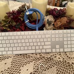 Apple Magic Keyboard (White) With Numeric Keypad