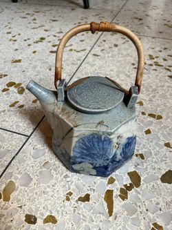Teapot, Clay, Holds 3.5 Cups