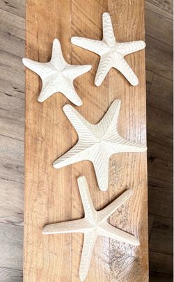 Set of 4 White Decorative Starfish