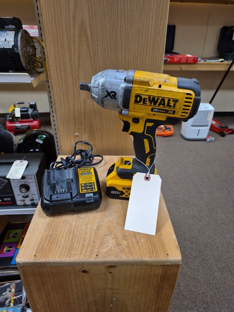 Dewalt 20V XR 1/2" 3 Speed Impact Wrench Kit DCF899