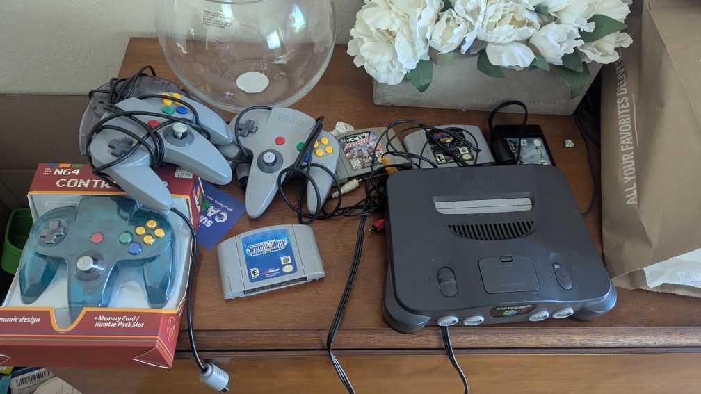 Moving sale Nintendo 64 ,Wii,xBox Controller