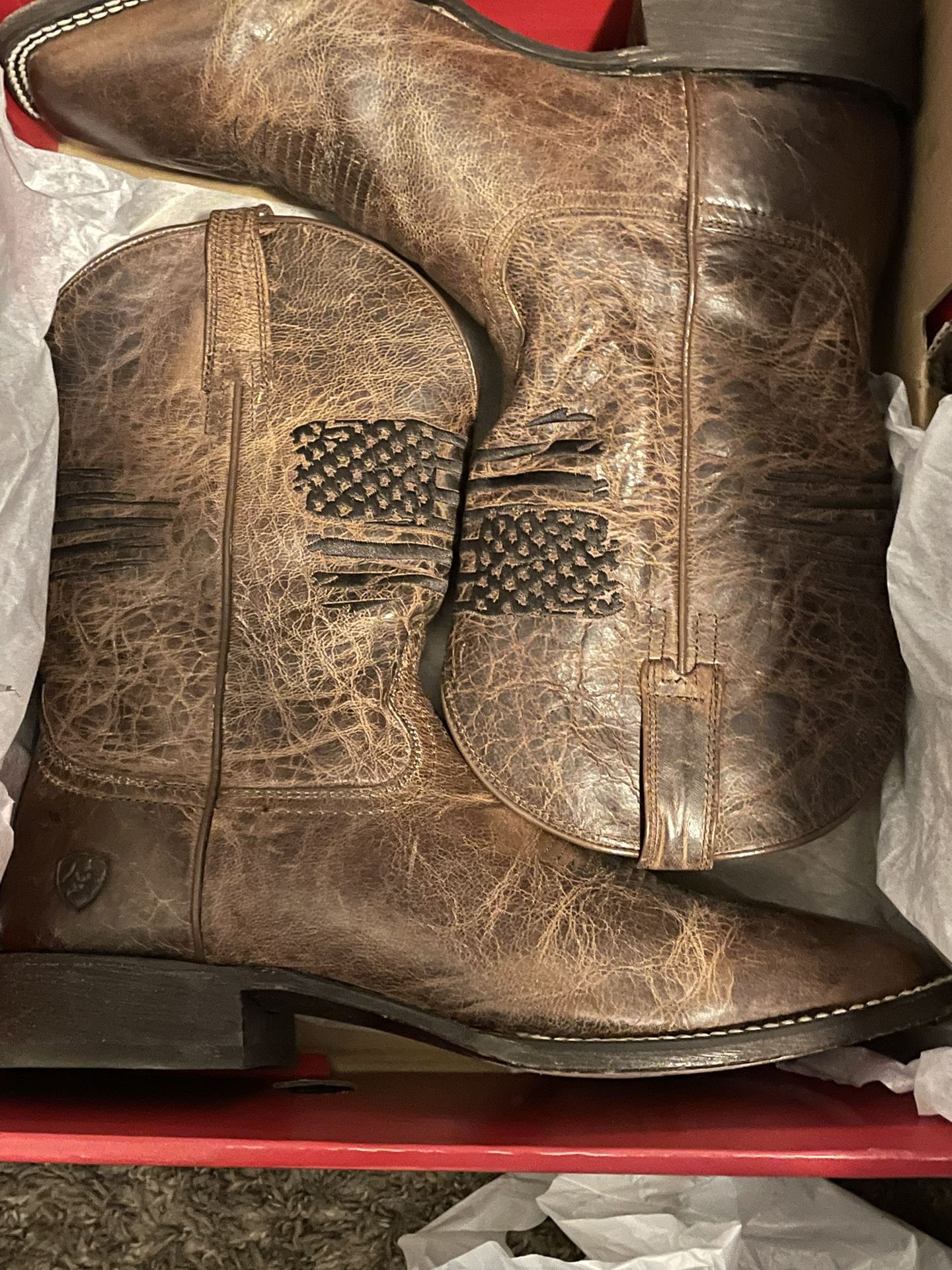 Men’s Ariat Boots Like New 