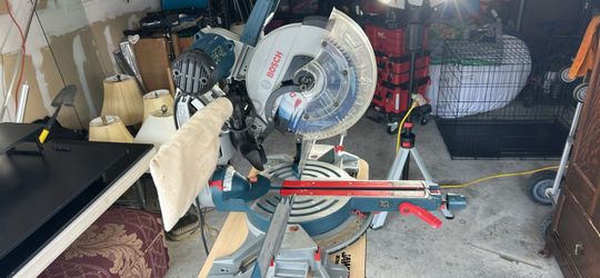 Bosch Sliding Compound Miter Saw