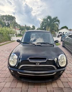 2003 MINI Cooper - Manual – 86K Miles – Clean Title