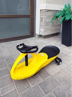 Kids wiggle car