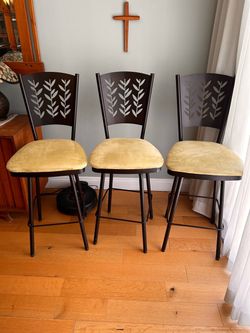 Set of 3 Metal Swivel Bar Stools with Cushioned Seats